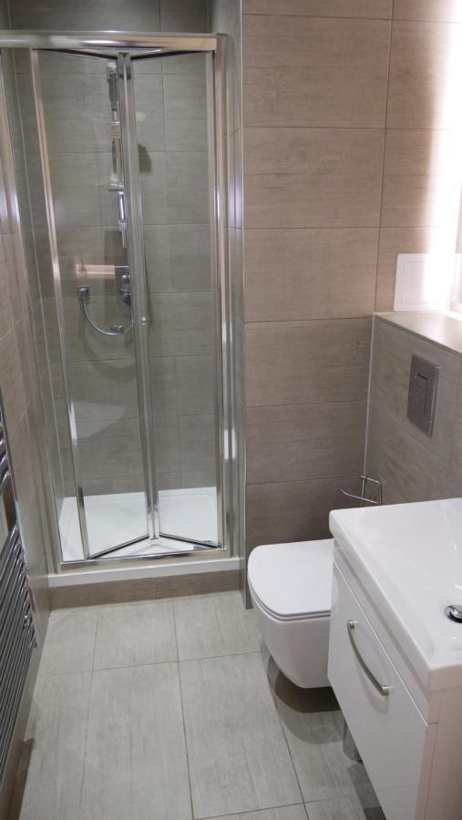 Stylish 2 Bedrooms, 2 Bathrooms With Workspace In Milton Keynes Buitenkant foto